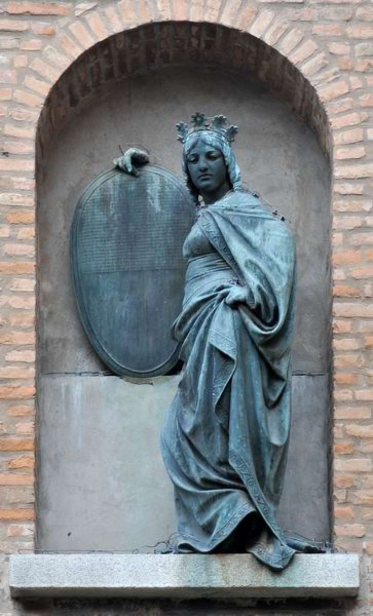 la statua di Italia